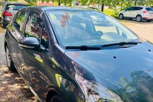 Peugeot 208 - 2013