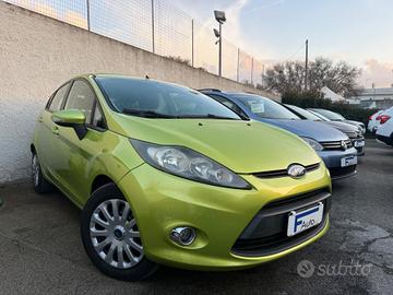 Ford Fiesta 1.4 TDCi 68CV 5 porte,radio,clima,coma