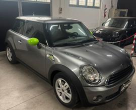 Mini cooper neopatentato