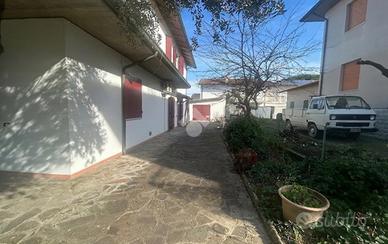 CASA SEMINDIPENDENTE A RAVENNA