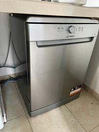 Lavastoviglie libera installazione indesit