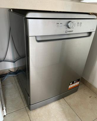 Lavastoviglie libera installazione indesit