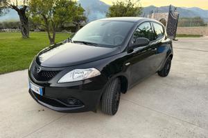 Lancia Ypsilon 1.0 FireFly 5 porte S&S Hybrid Ecoc