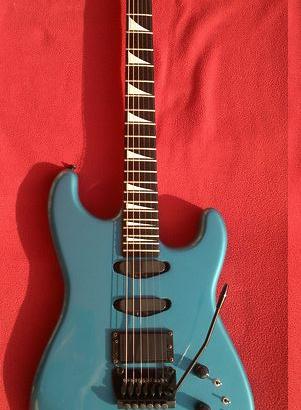 Chitarre bassi custodie strumenti musicali