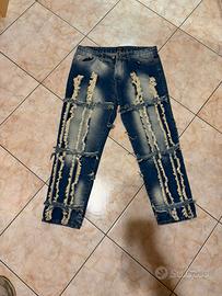 jeans con strappi
