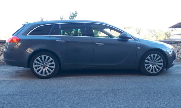 Opel insignia diesel 67000 mila km originali