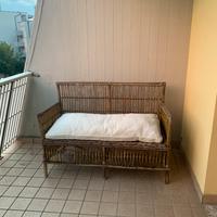 Divanetto da esterno in vimini con cuscino