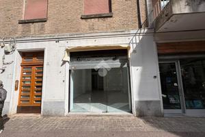 NEGOZIO A RIMINI