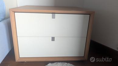 Due comodini bianco - legno 