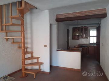 Casa in paese tipico immerso nel verde