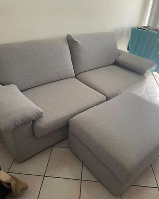 Divano come nuovo! Non diventa letto!
