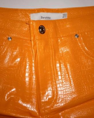 Pantaloni in pelle Bershka