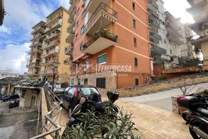 Ristrutturato con terrazzo a livello e box auto