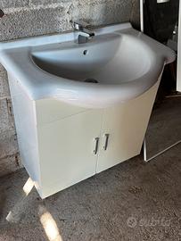 Mobile bagno con specchiera