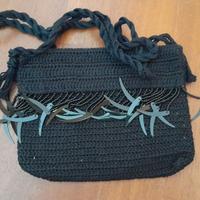 Borsa nera uncinetto, borsa dorata e borsa nera