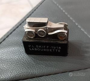 Temperamatite vintage con Auto d'epoca in plastica