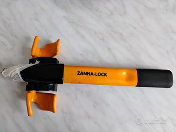 accessori auto, biciclette e catene in blocco 