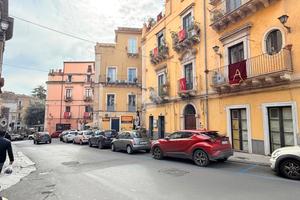 STESICORO- 2 Vani in zona strategica