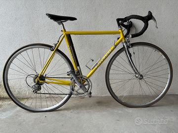 Bicicletta da corsa piccola
