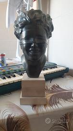 Statua della fortuna bendata