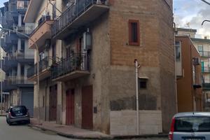 Stabile in via architetto Licata