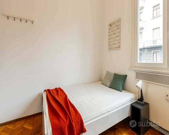Stanza in appartamento di 138 m² a Milano
