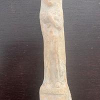 Antica Dea Fenicia con simbolo Tanit
