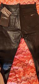 pantaloni in pelle
