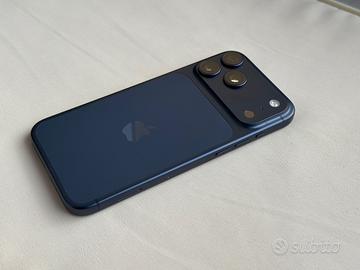 iPhone 17 pro max blu batteria 99%