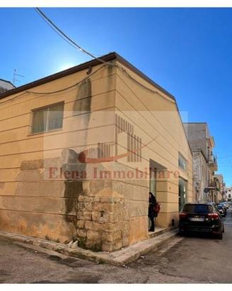 Immobile di 156 m² con 1 locale a Partinico