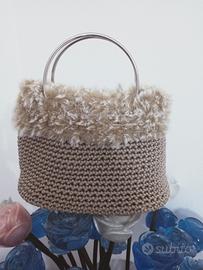 borsa realizzata all uncinetto 
