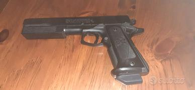 Pistola giocattolo