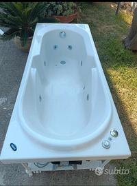 vasca da bagno idromassaggio come nuova 