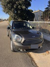MINI Countryman Cooper D - 111 cv (neopatentati)