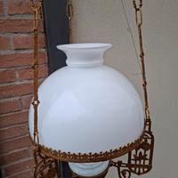 Lucerna color oro con saliscendi, stile liberty.