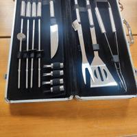 set utensili per barbecue