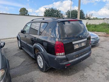 Ssangyong rexton gab 2.7 xdi 4x4 165cv ricambi-
