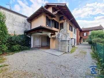 Casa di corte indipendente con giardino privato