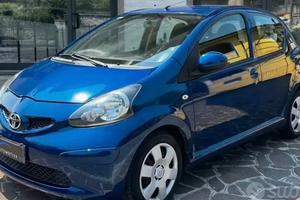 Toyota Aygo 1.0 12V VVT-i 5 porte Blue