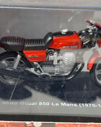 Modellino Moto Guzzi 850 Le Mans 75-78
