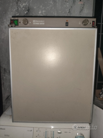 Frigorifero trivalente per camper/barca Electrolux