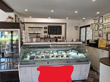 Rivendita Gelateria, Bar caffetteria