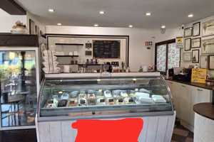 Rivendita Gelateria, Bar caffetteria