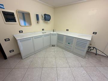 Mobili metallici angolare con lavello centrale