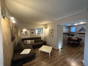 3 LOCALI A CORTE FRANCA