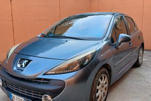 PEUGEOT 207 1.4 