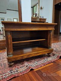 Mobile Antico in Legno Noce