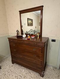 Comò Le Fablier in legno massello con specchiera.