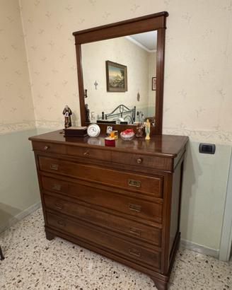 Comò Le Fablier in legno massello con specchiera.