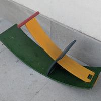 Dondolo per bambini in legno